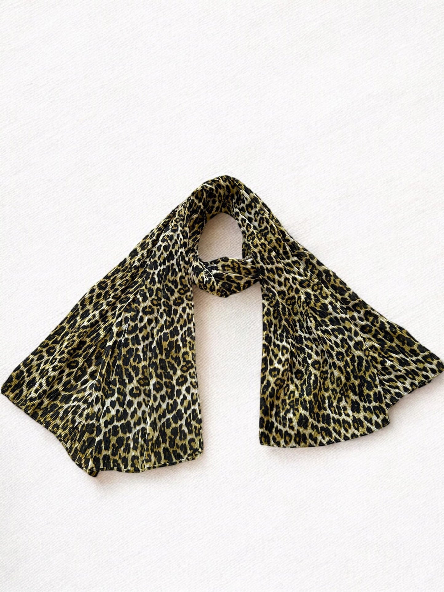 Kelly Green White Cheetah Printed Pleated Modal Hijab