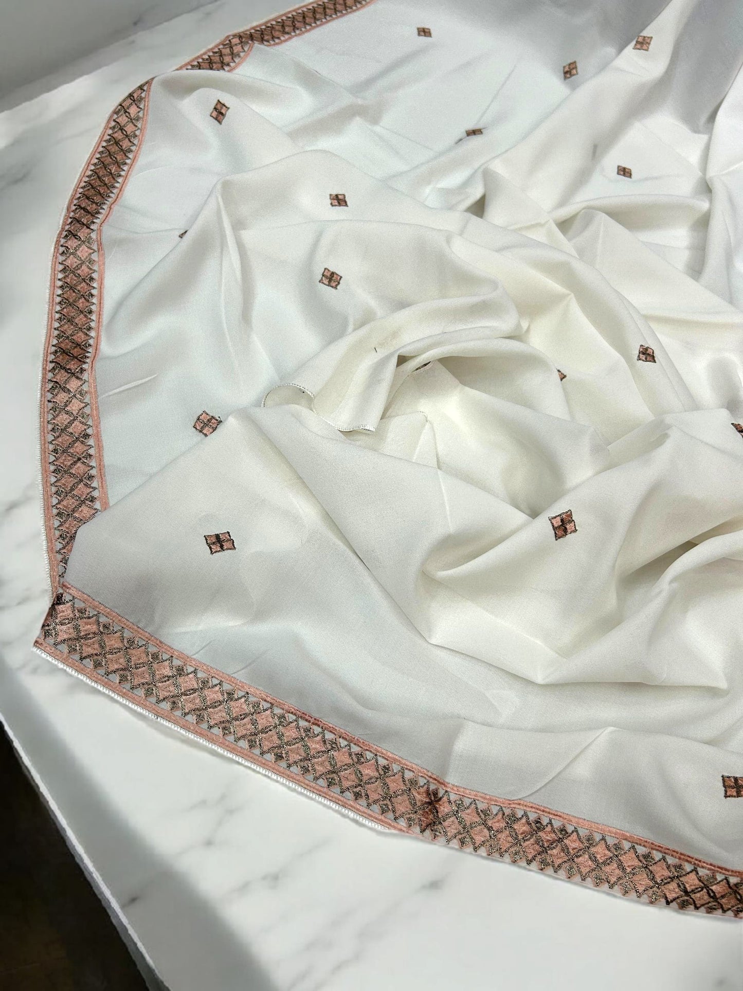 White Cantaloupe Diamond Threadwork Embroidered Shaal