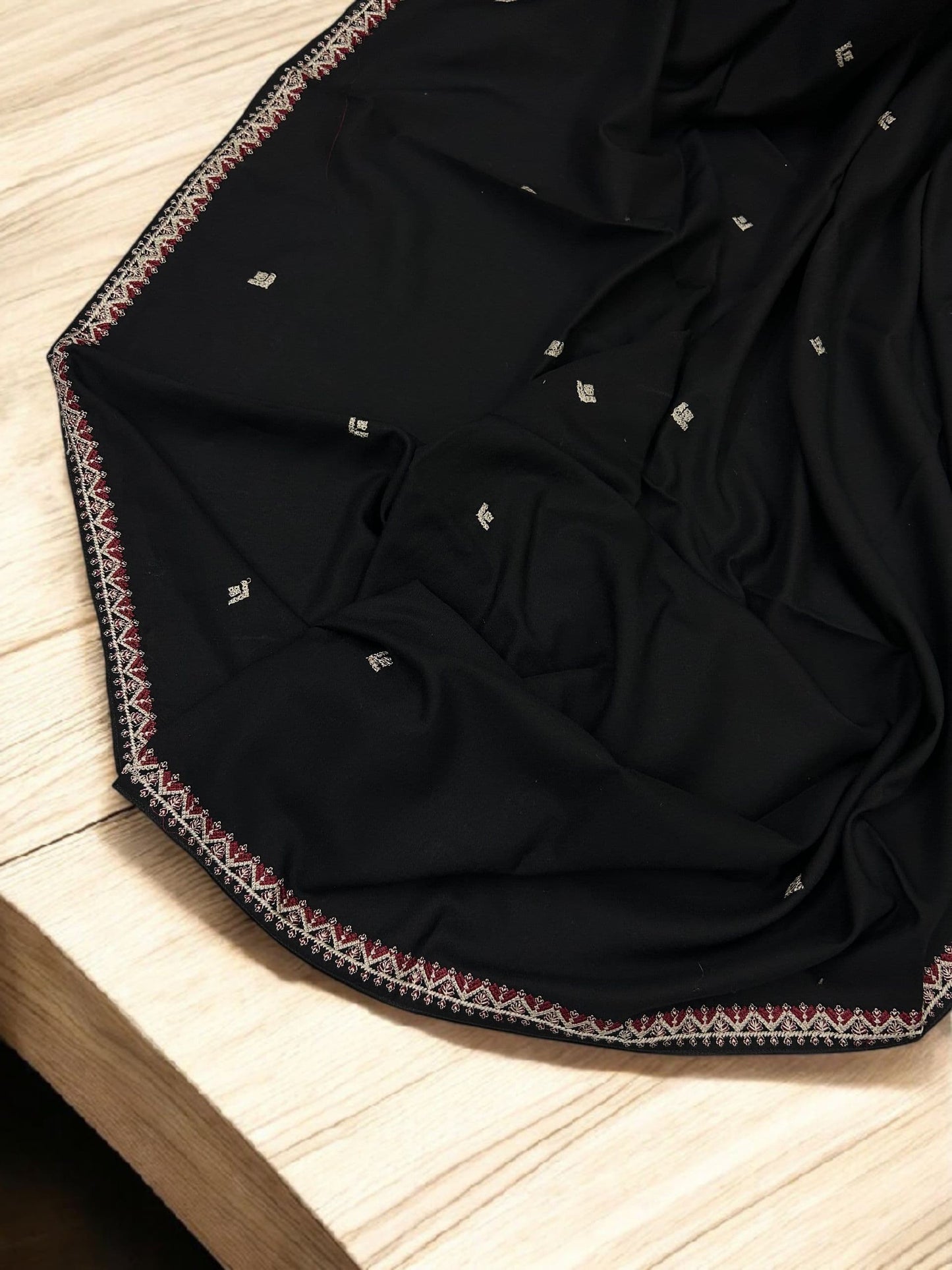 Black Red Triangle Simple Border Shaal