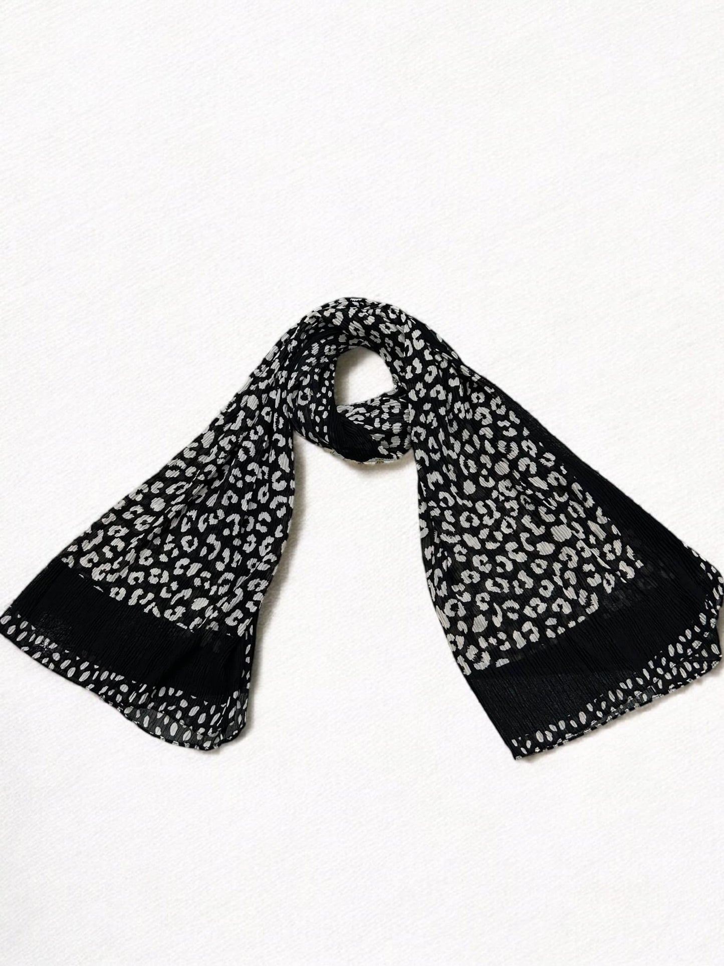 Black Silver Plain Border Leopard Printed Pleated Modal Hijab