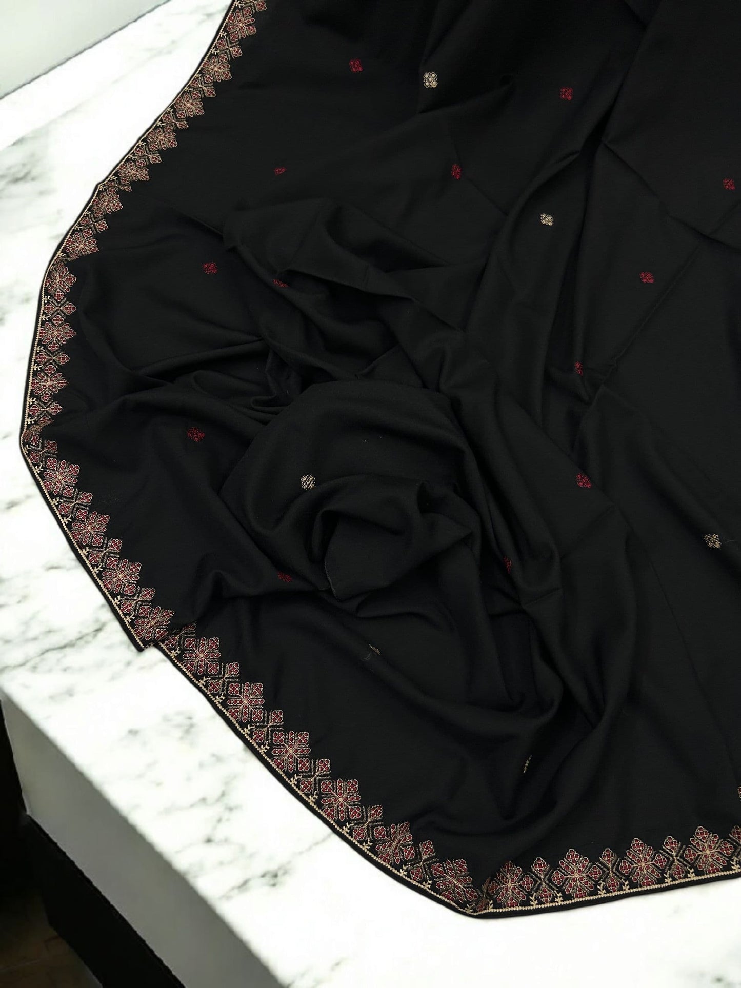 Black Red Triangle Embroidered Border Shaal