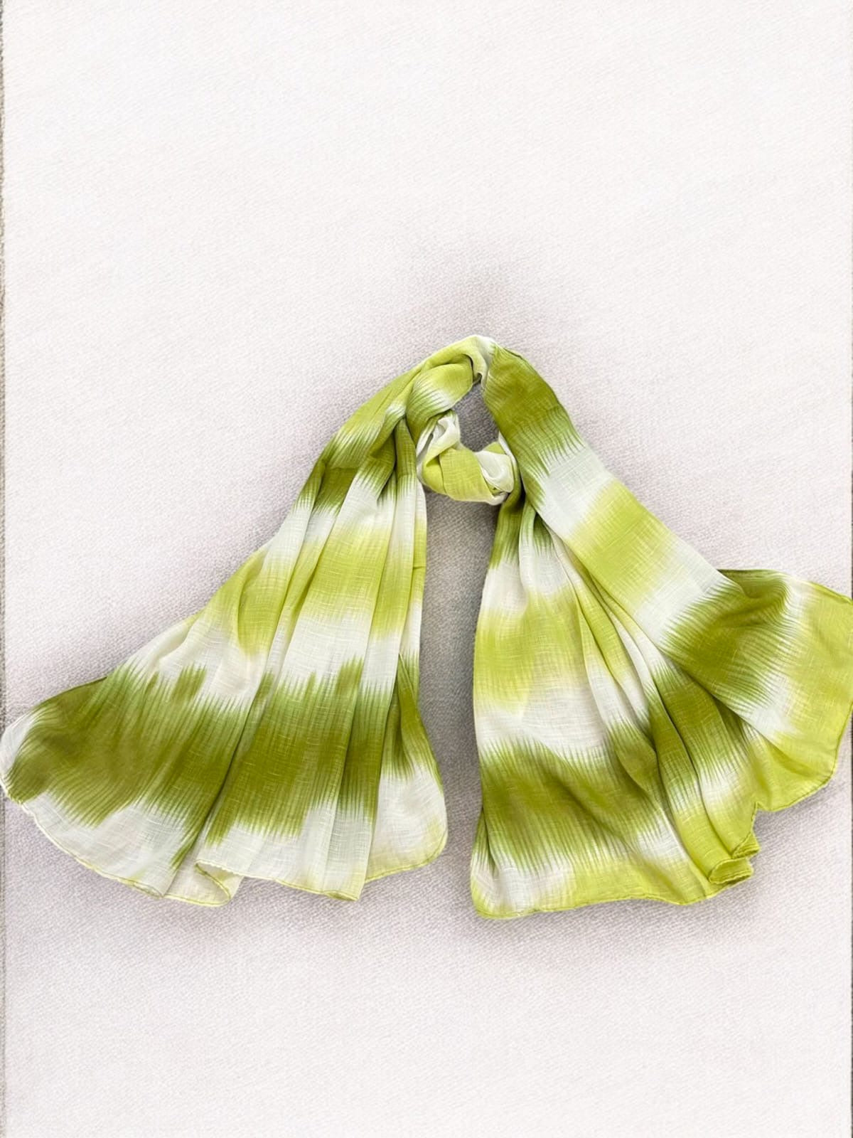 Parrot Green Patterned Tie-Dye Printed Modal Hijab