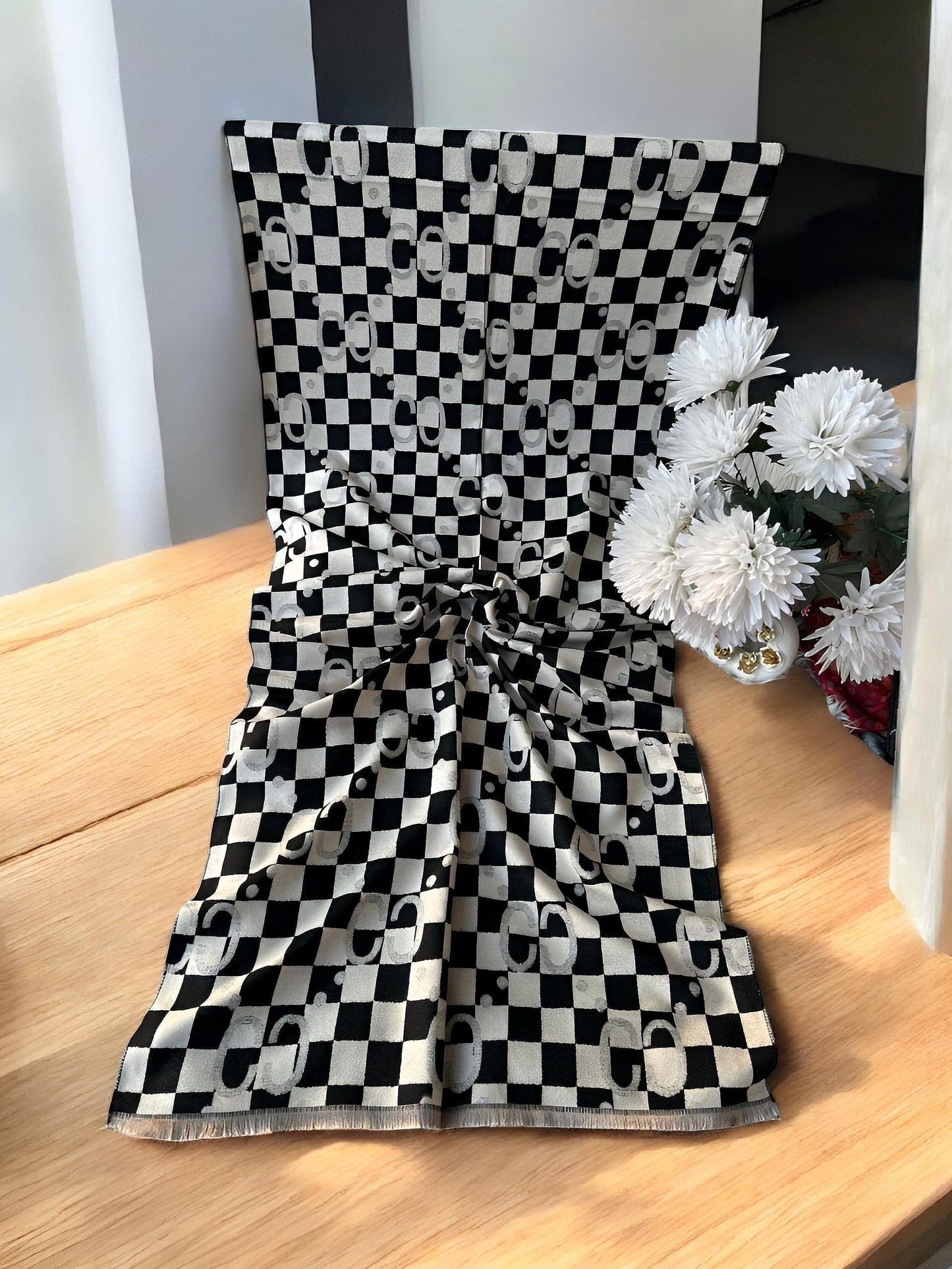 Luxury Branded Wool Scarf - Black White Gucci