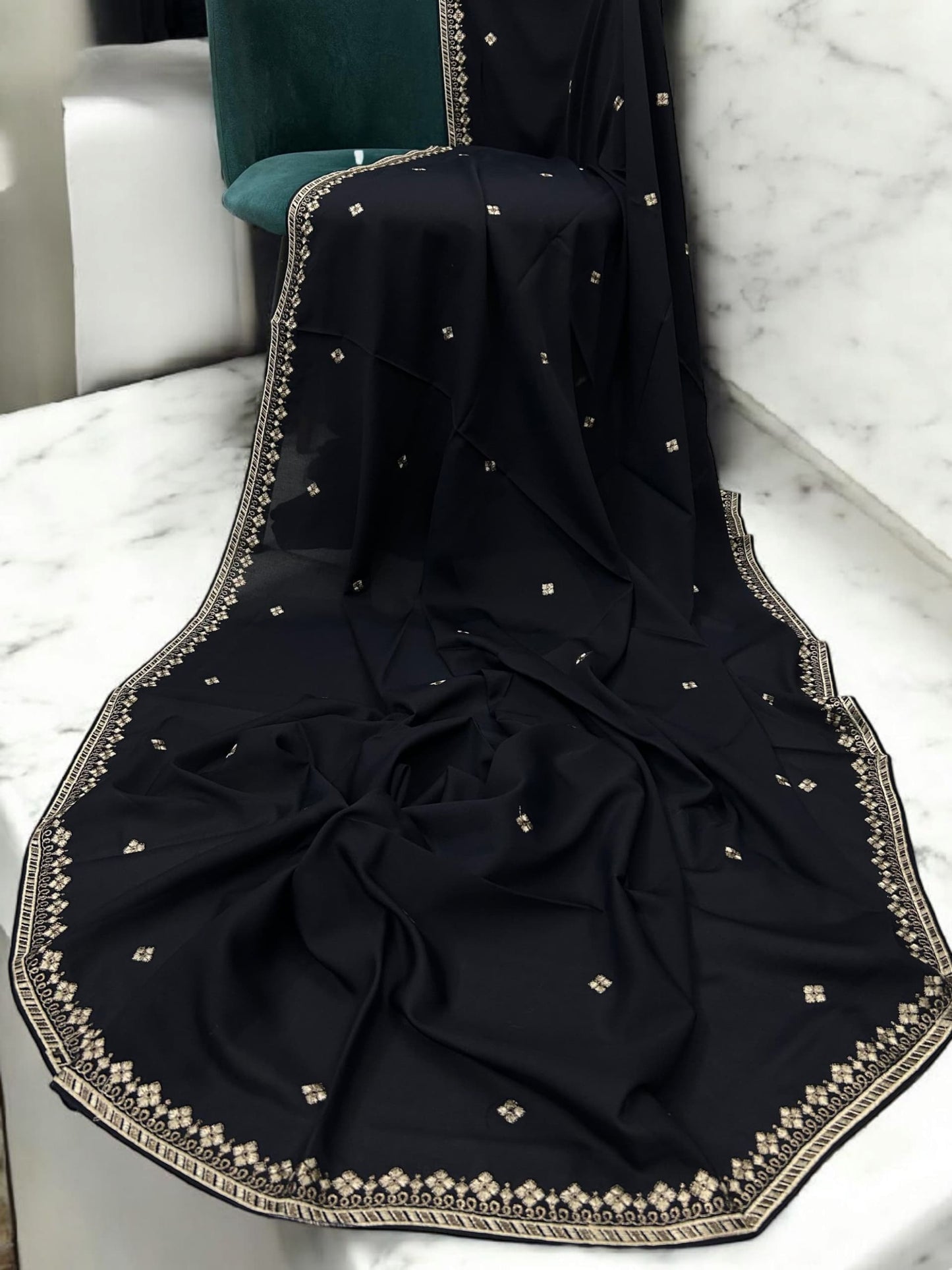 Black White Flowers Threadwork Embroidered Border Shaal