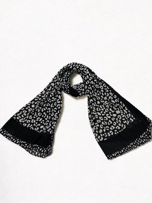 Black Silver Plain Border Leopard Printed Pleated Modal Hijab