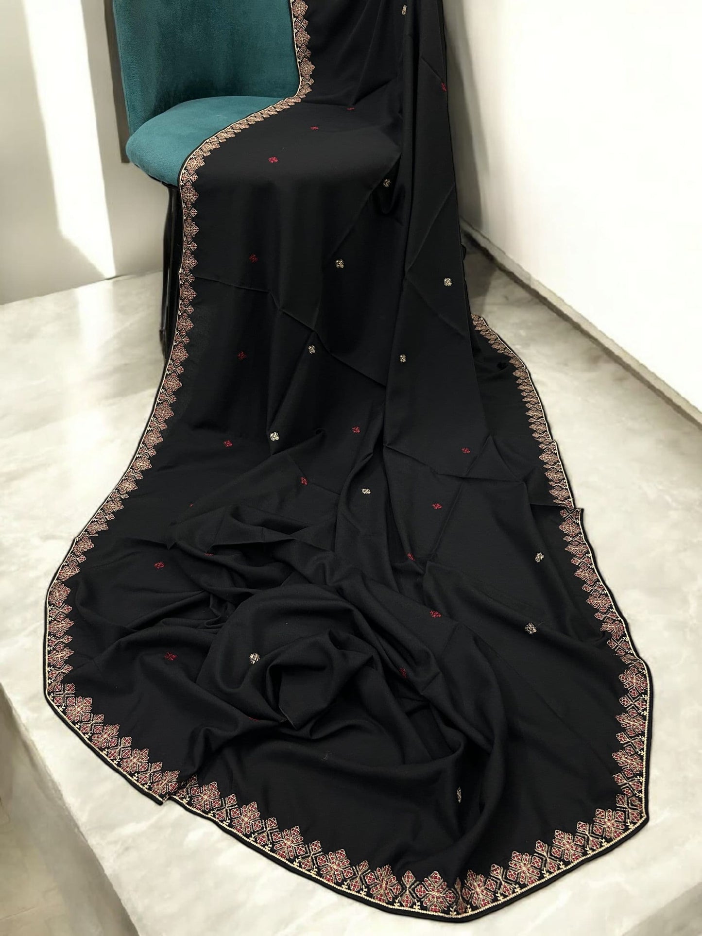 Black Red Triangle Embroidered Border Shaal