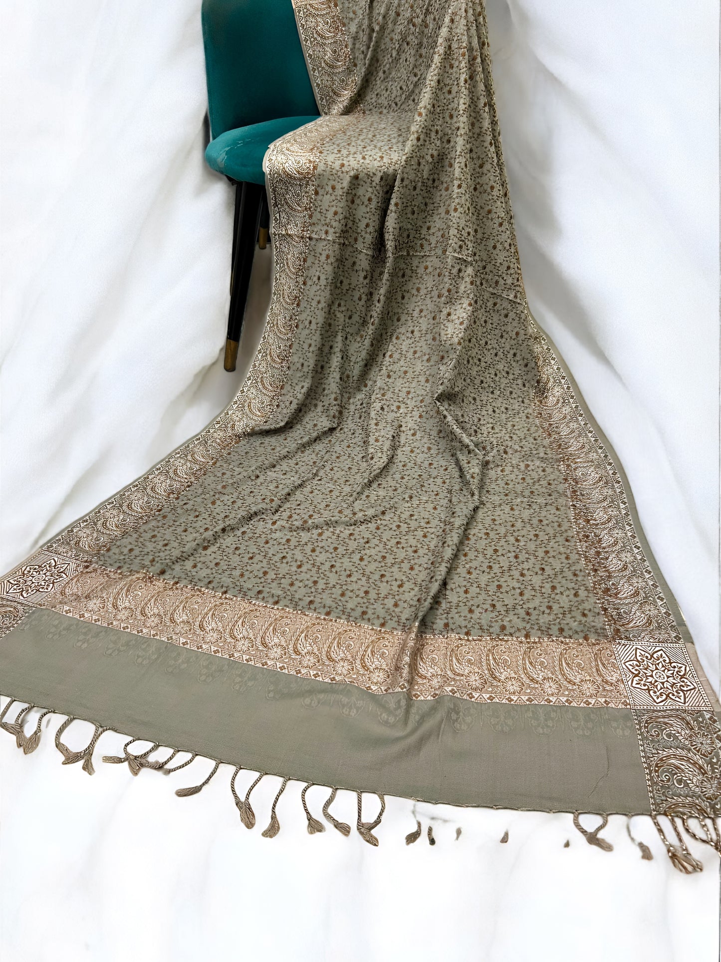 Alpaca - Embroidered Threadwork Kashmiri Shawl